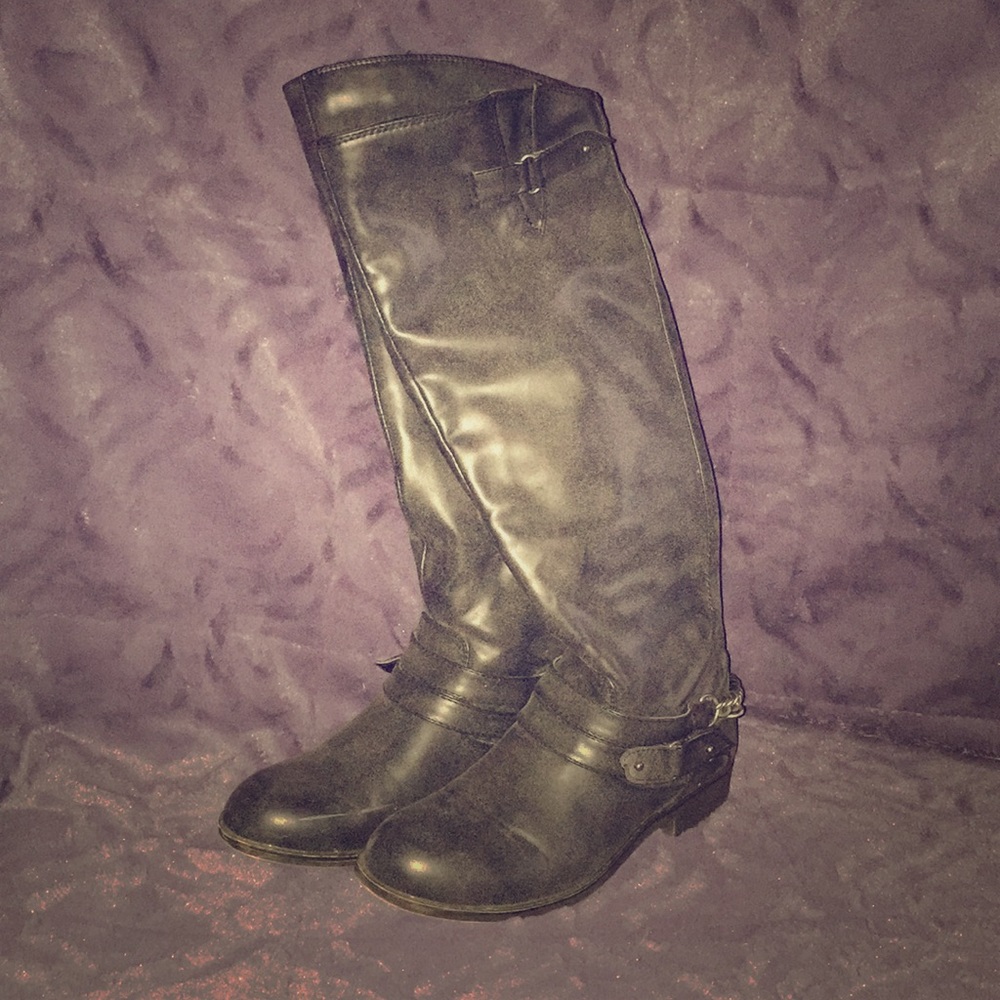 Cute gray women's boots